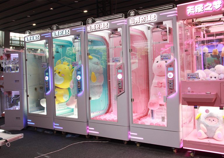 Magic Cut Prize Vending Machine